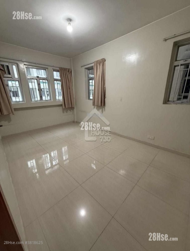 Man King Building Sell 3 Bedrooms 665 ft²