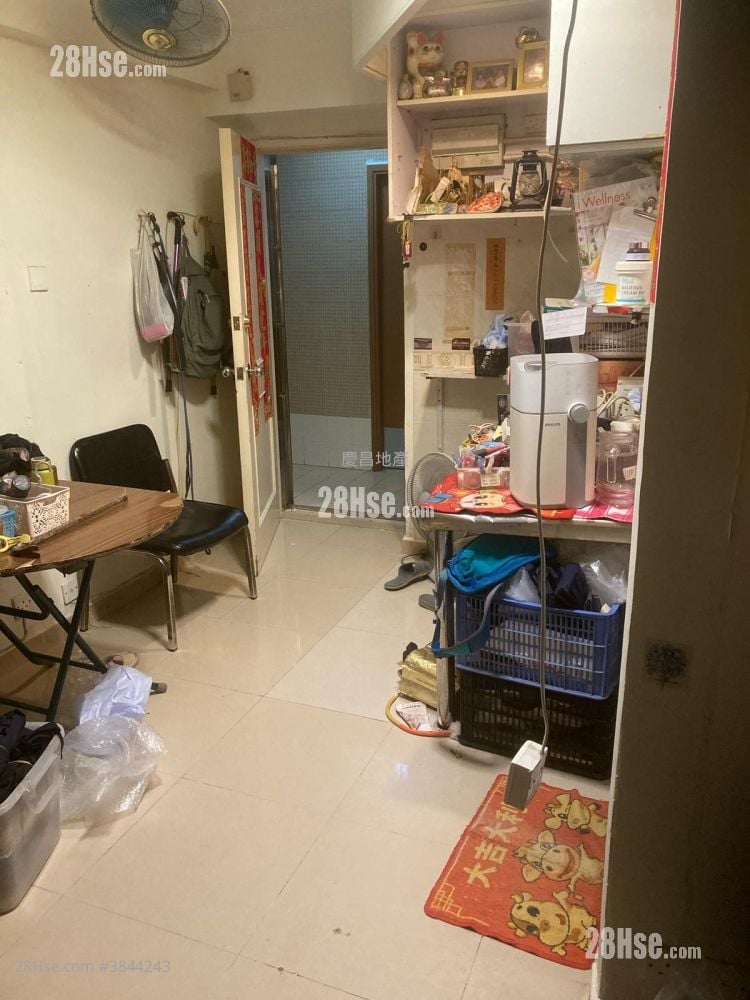 Siu Wah Building Sell 1 Bedroom , 1 Bathroom 271 ft²