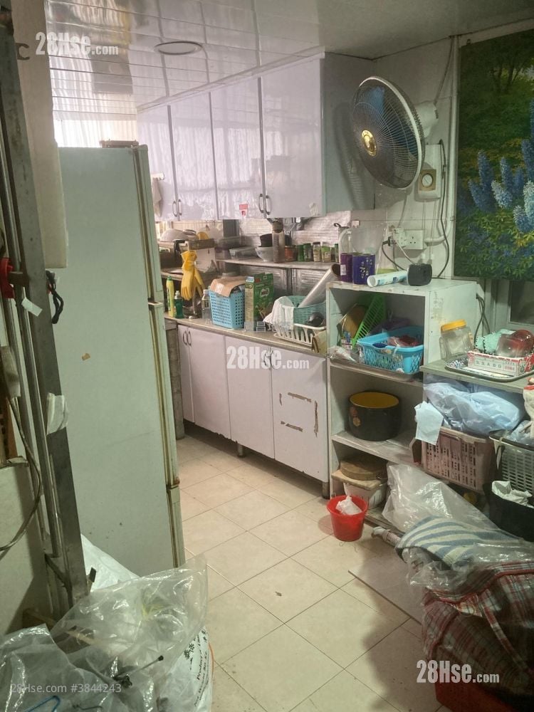 Siu Wah Building Sell 1 Bedroom , 1 Bathroom 271 ft²