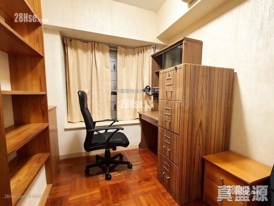 Parc Regal Sell 3 Bedrooms , 2 Bathrooms 795 ft²