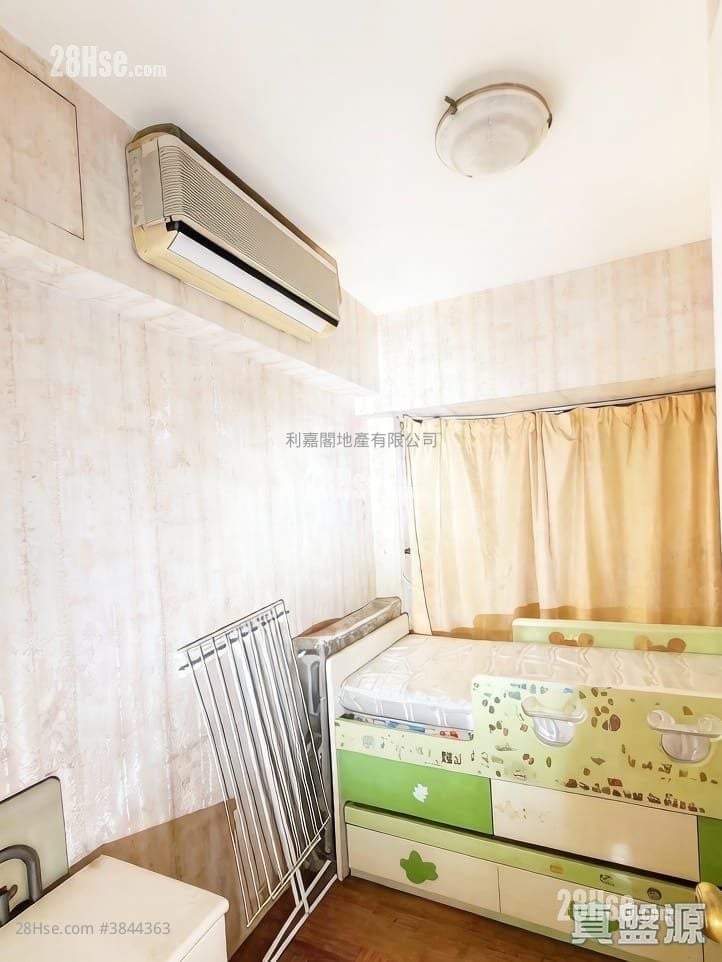 Parc Regal Sell 3 Bedrooms , 2 Bathrooms 795 ft²