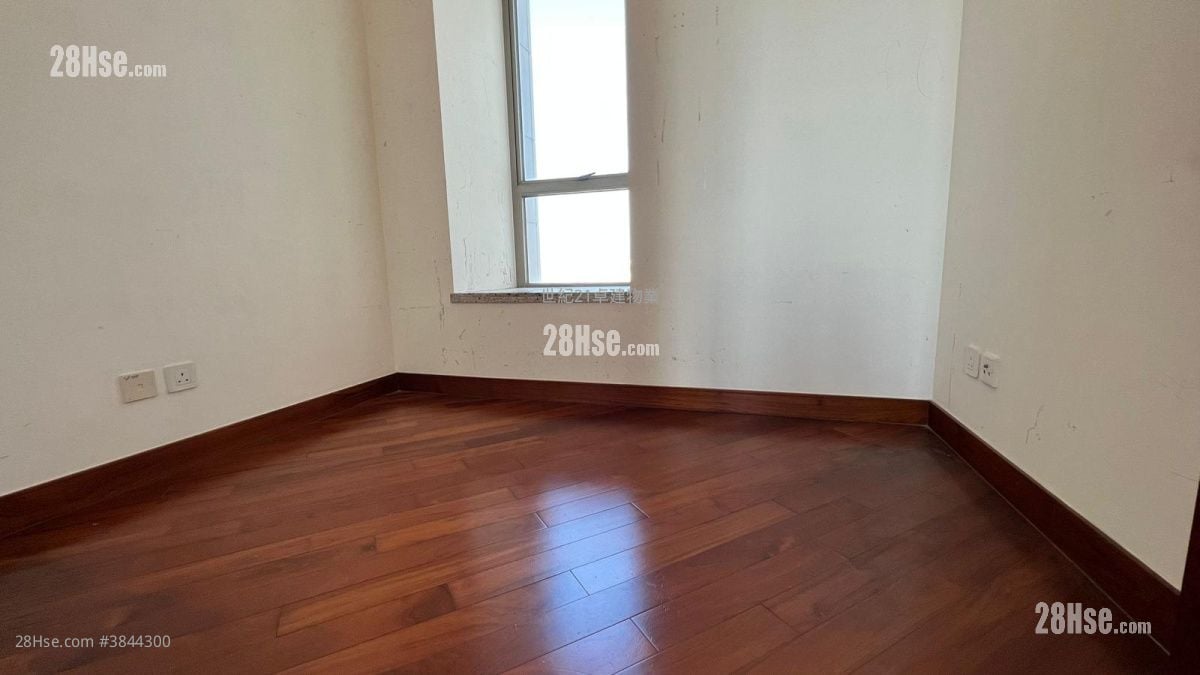 The Coronation Rental 4 Bedrooms , 2 Bathrooms 1,139 ft²
