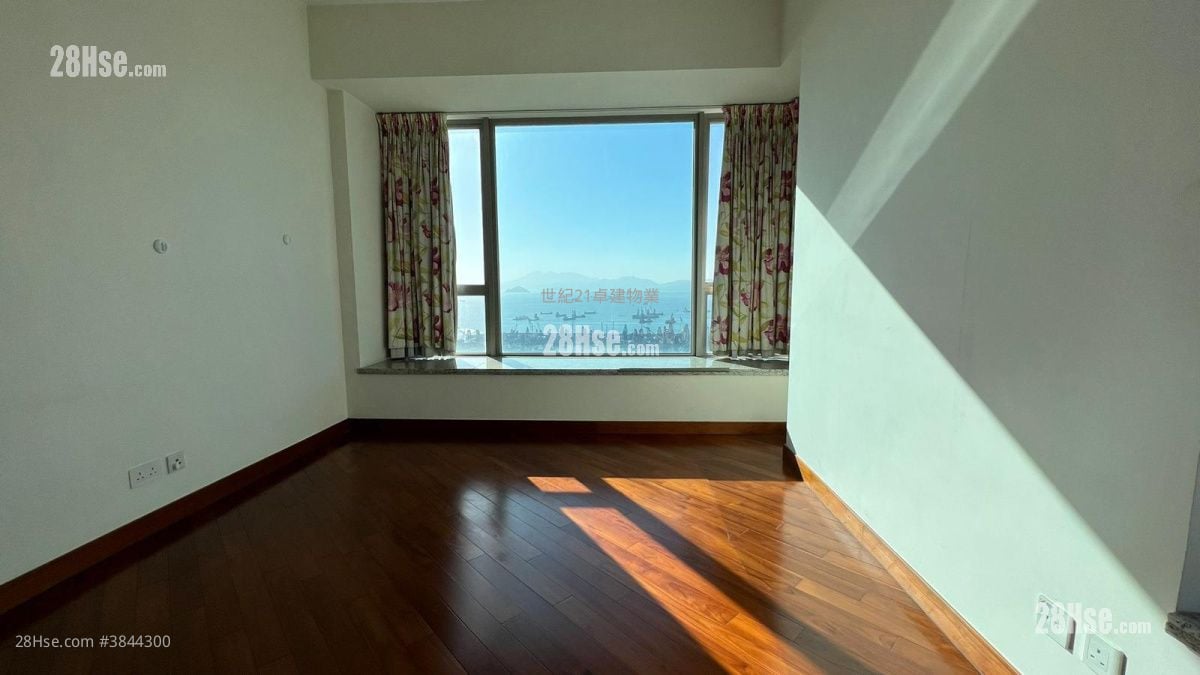 The Coronation Rental 4 Bedrooms , 2 Bathrooms 1,139 ft²