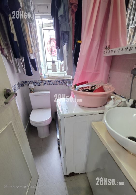 Cheong Yu Building Sell 3 Bedrooms , 1 Bathroom 368 ft²