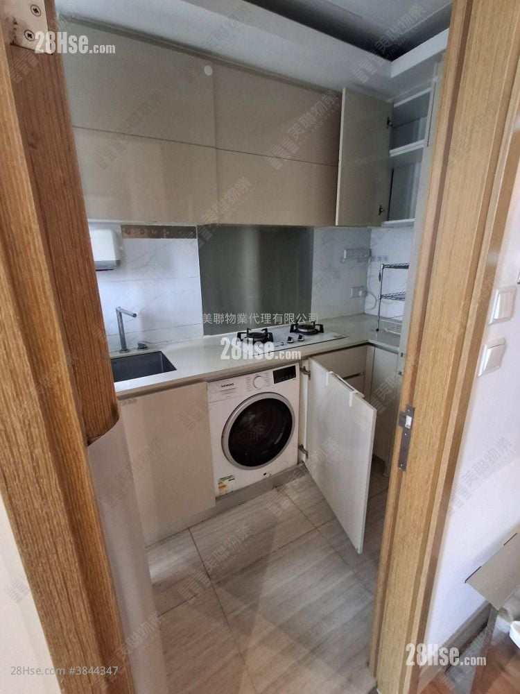 The Reach Rental 2 Bedrooms , 1 Bathroom 403 ft²