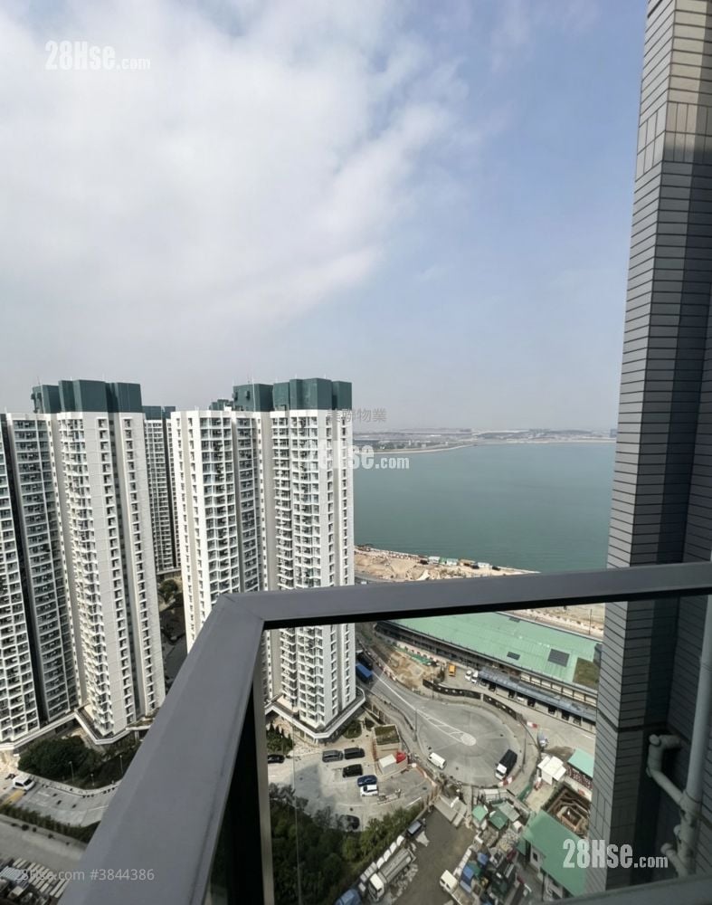 Century Link Sell 3 Bedrooms 572 ft²