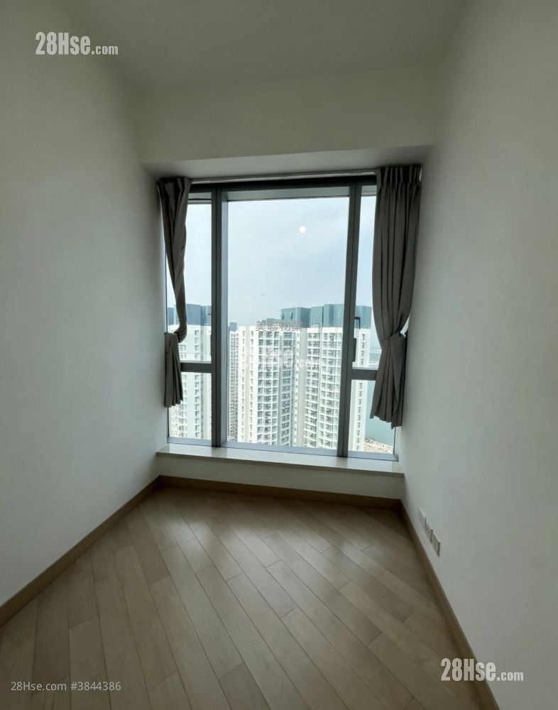 Century Link Sell 3 Bedrooms 572 ft²