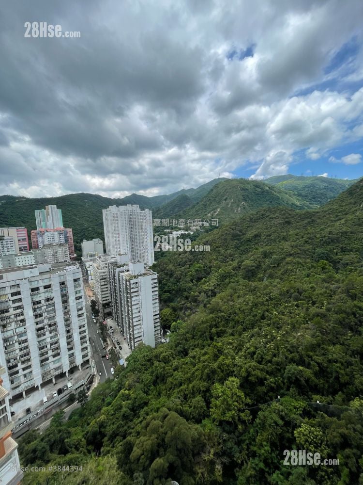 晉名峰 售盤 3 房 , 2 浴室 790 平方呎