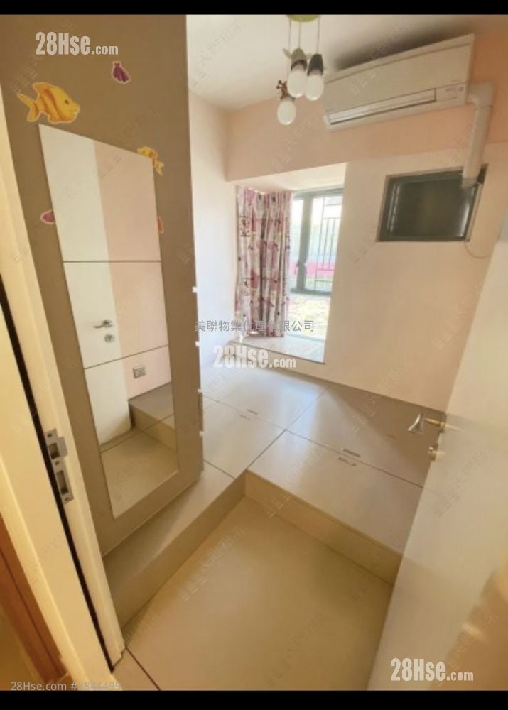 Aquamarine Sell 3 Bedrooms , 1 Bathroom 577 ft²