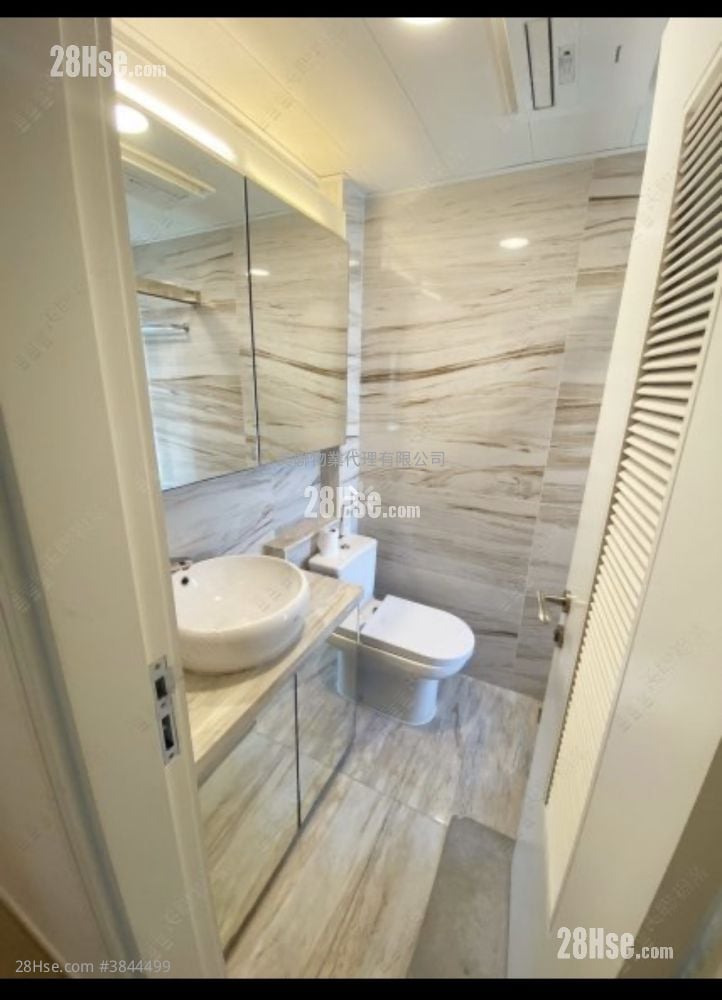 Aquamarine Sell 3 Bedrooms , 1 Bathroom 577 ft²