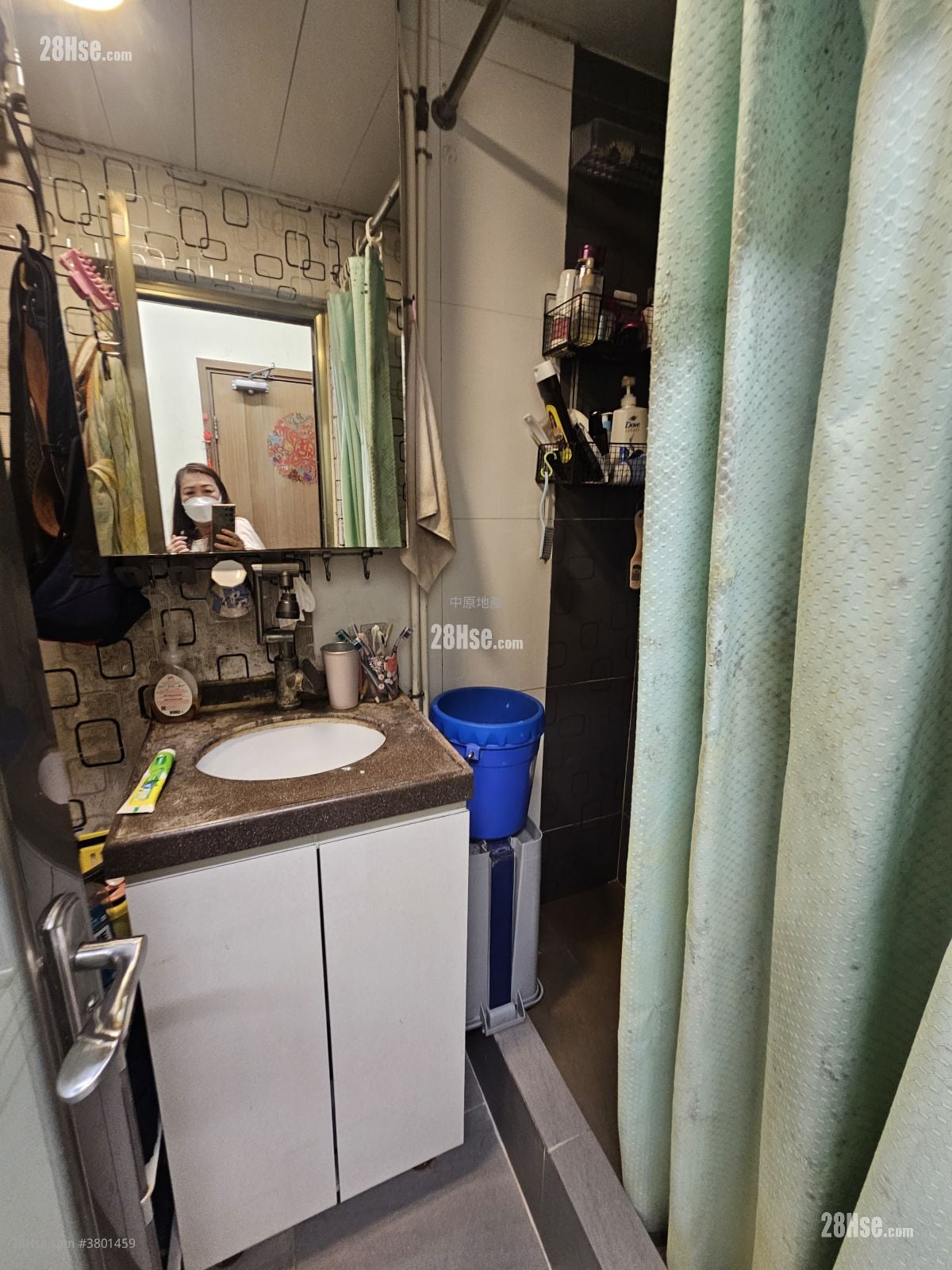 Ching Wah Court Sell 2 Bedrooms , 1 Bathroom