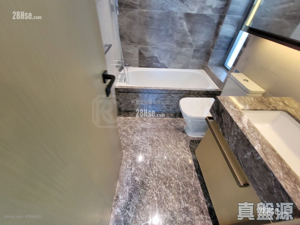 Malibu Sell 2 Bedrooms , 1 Bathroom 453 ft²