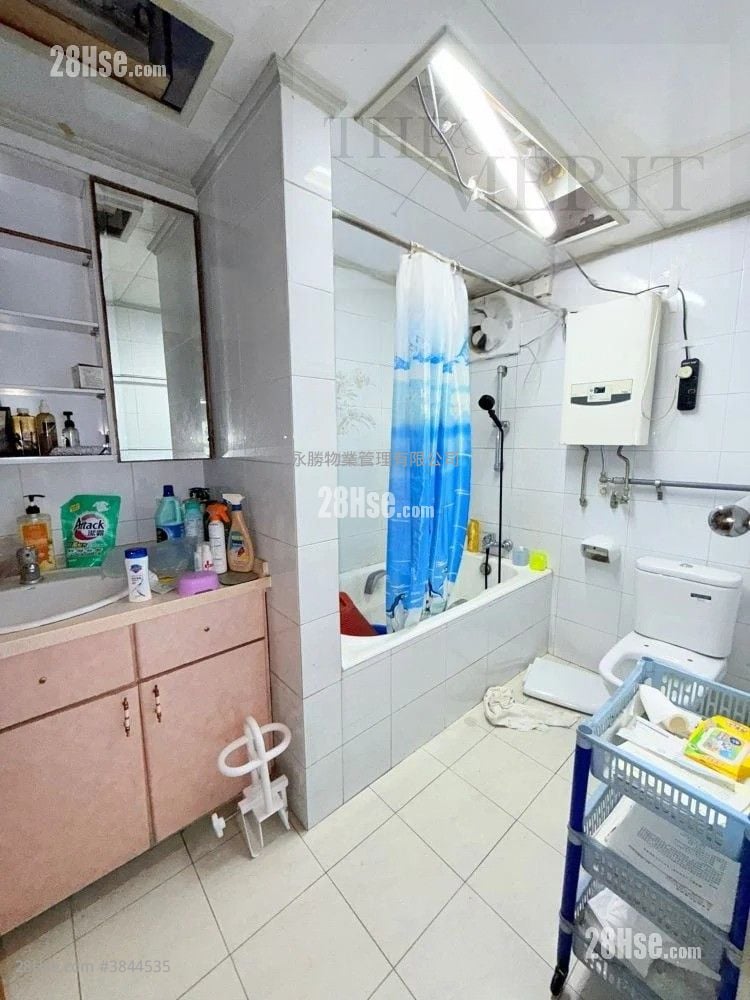Kiu Hing Mansion Sell 3 Bedrooms , 2 Bathrooms 1,109 ft²