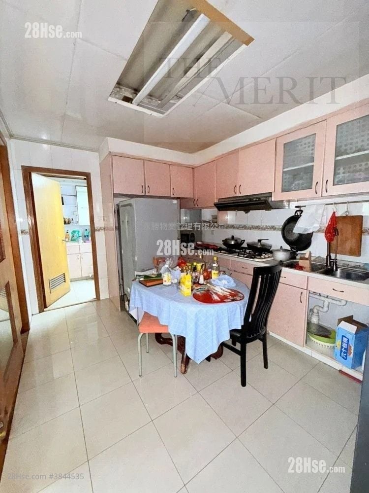 Kiu Hing Mansion Sell 3 Bedrooms , 2 Bathrooms 1,109 ft²