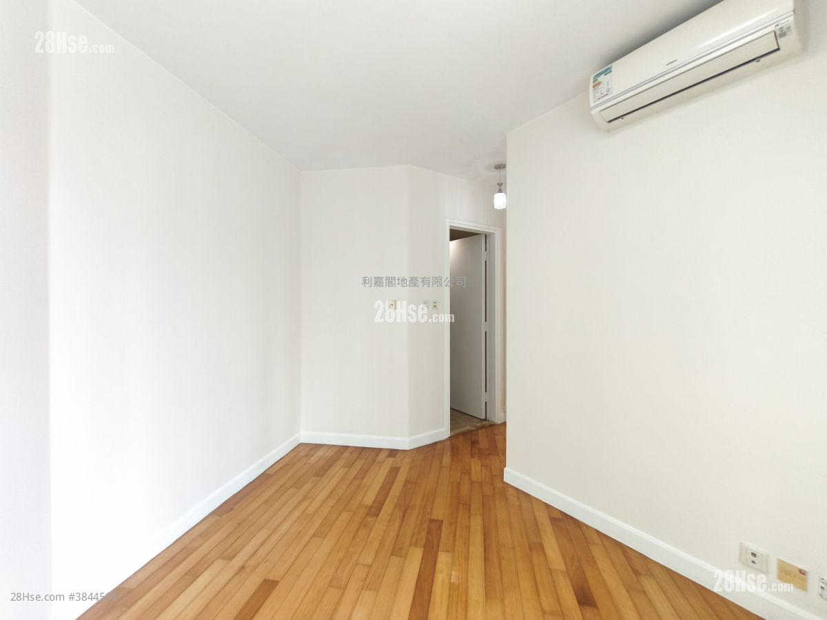 Sorrento Rental 3 Bedrooms , 2 Bathrooms 755 ft²
