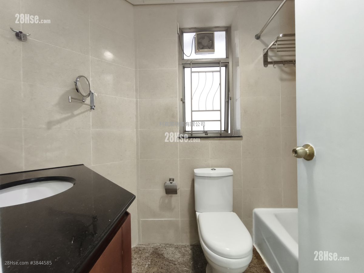 Sorrento Rental 3 Bedrooms , 2 Bathrooms 755 ft²