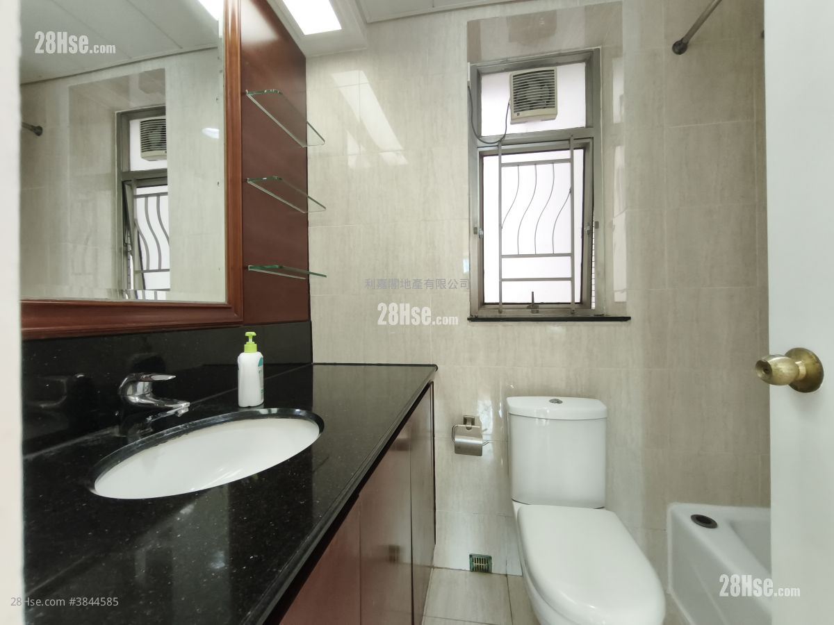 Sorrento Rental 3 Bedrooms , 2 Bathrooms 755 ft²