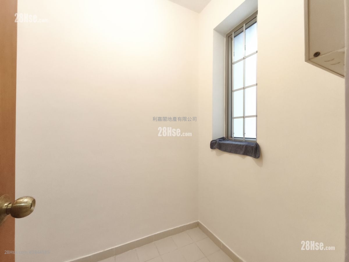 Sorrento Rental 3 Bedrooms , 2 Bathrooms 755 ft²