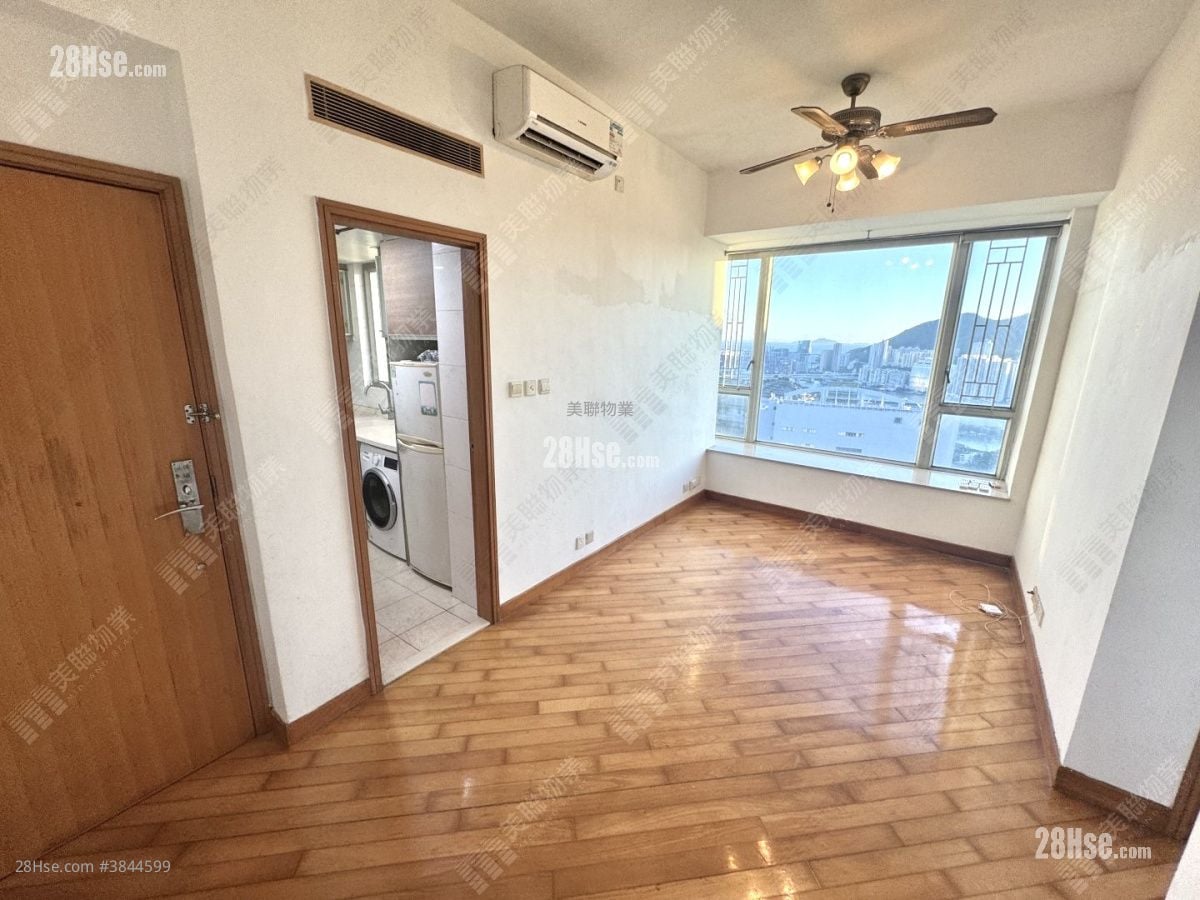 Indihome Sell 3 Bedrooms 538 ft²