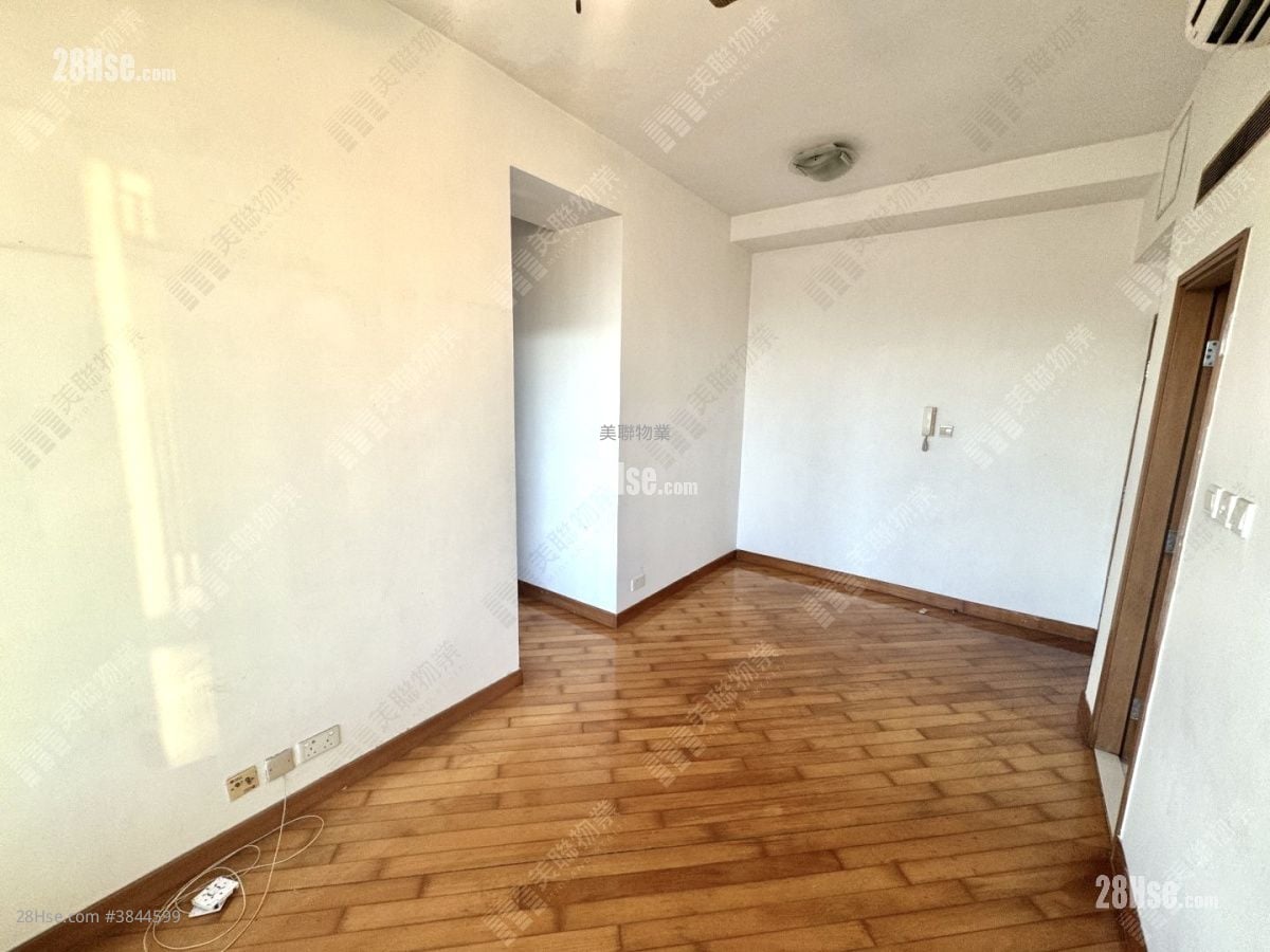 Indihome Sell 3 Bedrooms 538 ft²
