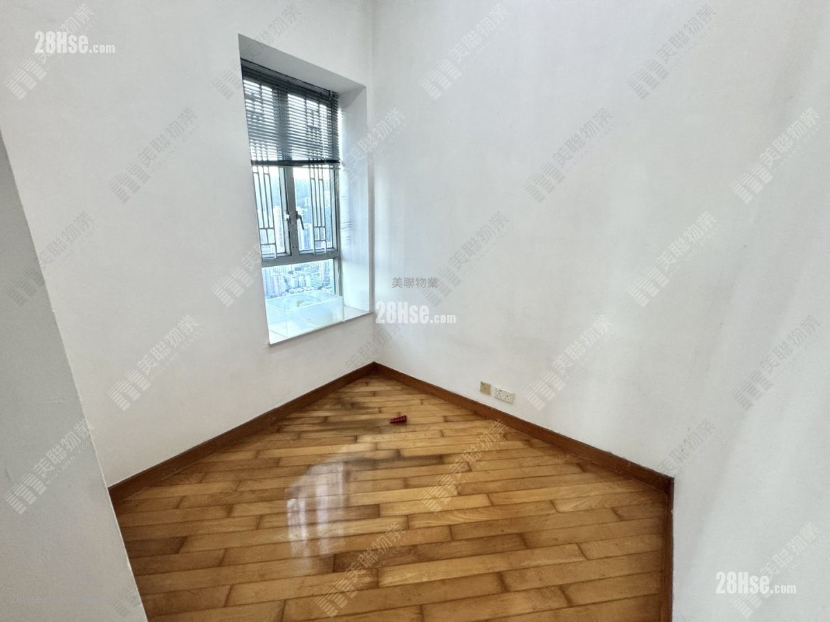 Indihome Sell 3 Bedrooms 538 ft²