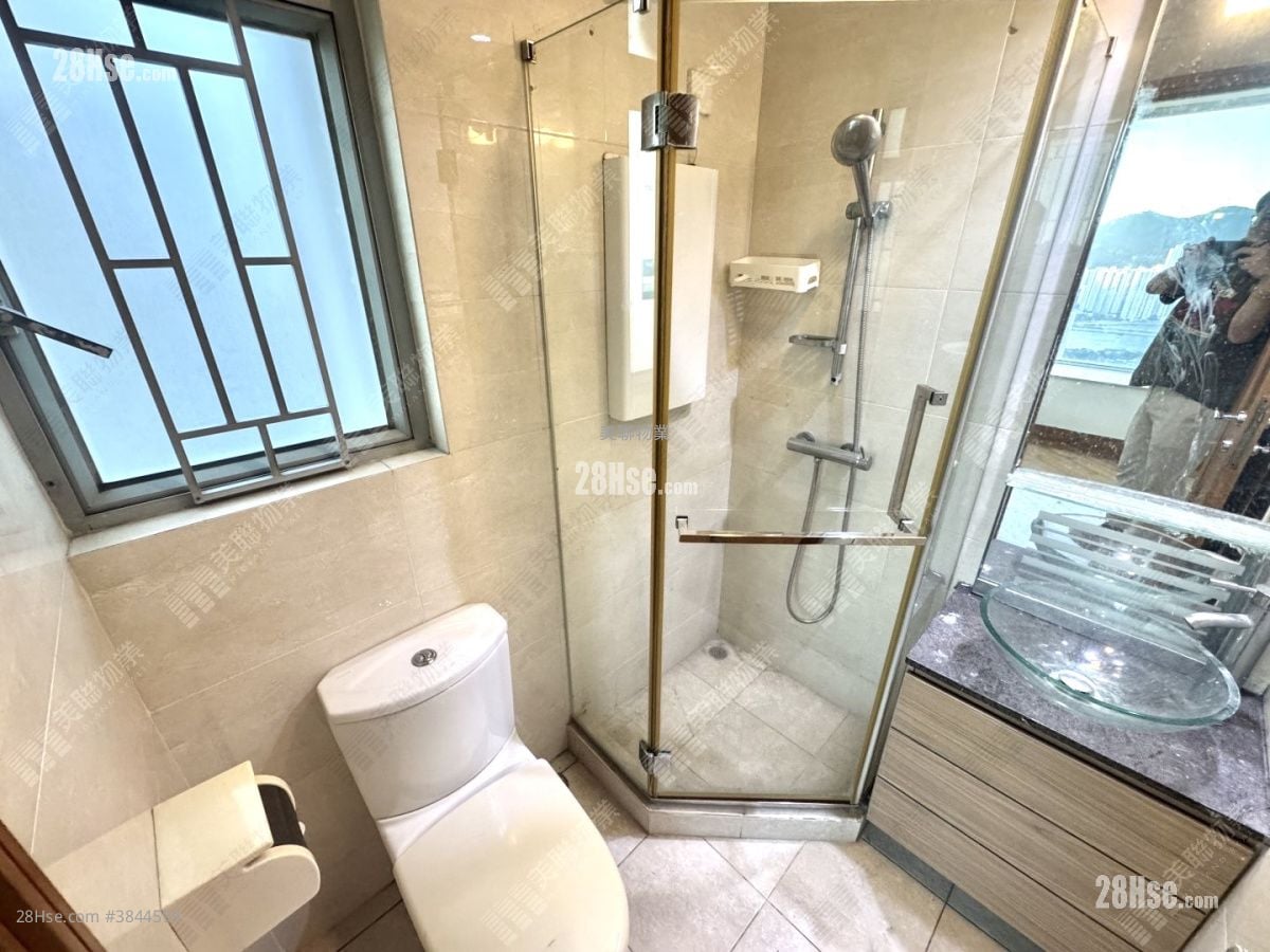 Indihome Sell 3 Bedrooms 538 ft²