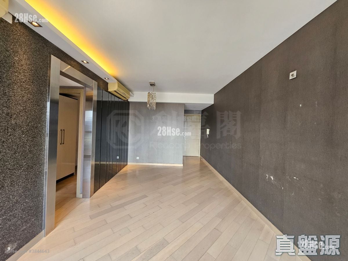 The Latitude Sell 3 Bedrooms 827 ft²