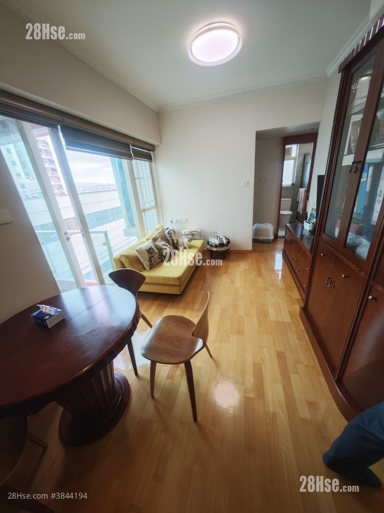 Ivy On Belcher's Sell 3 Bedrooms , 1 Bathroom 535 ft²