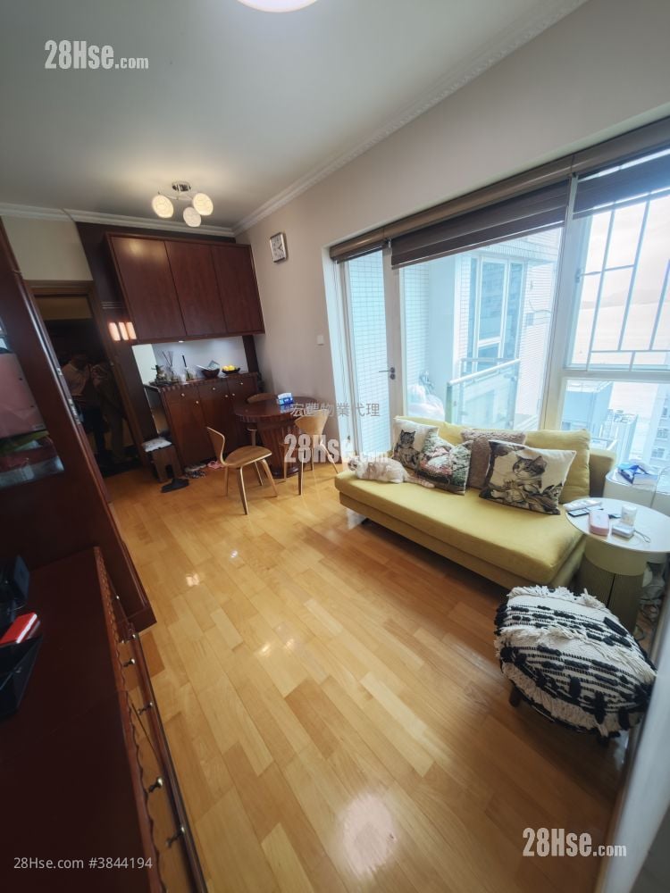Ivy On Belcher's Sell 3 Bedrooms , 1 Bathroom 535 ft²
