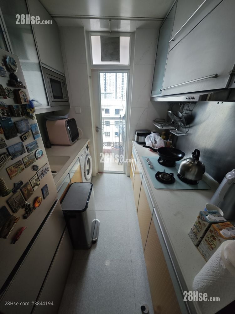Ivy On Belcher's Sell 3 Bedrooms , 1 Bathroom 535 ft²