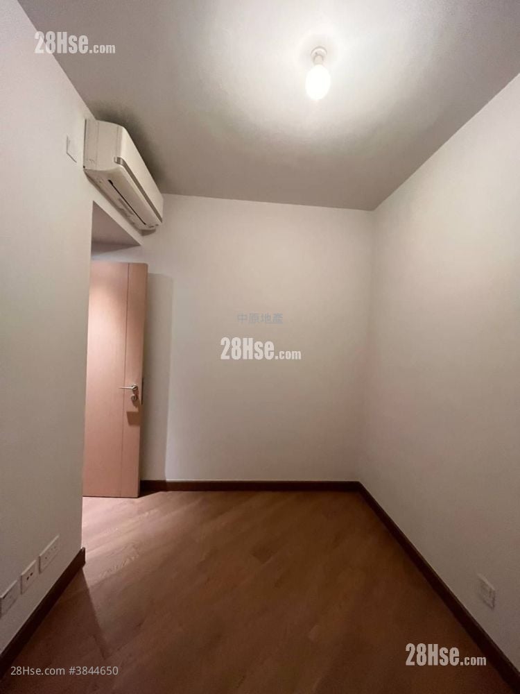 Parc City Sell 2 Bedrooms , 1 Bathroom 536 ft²