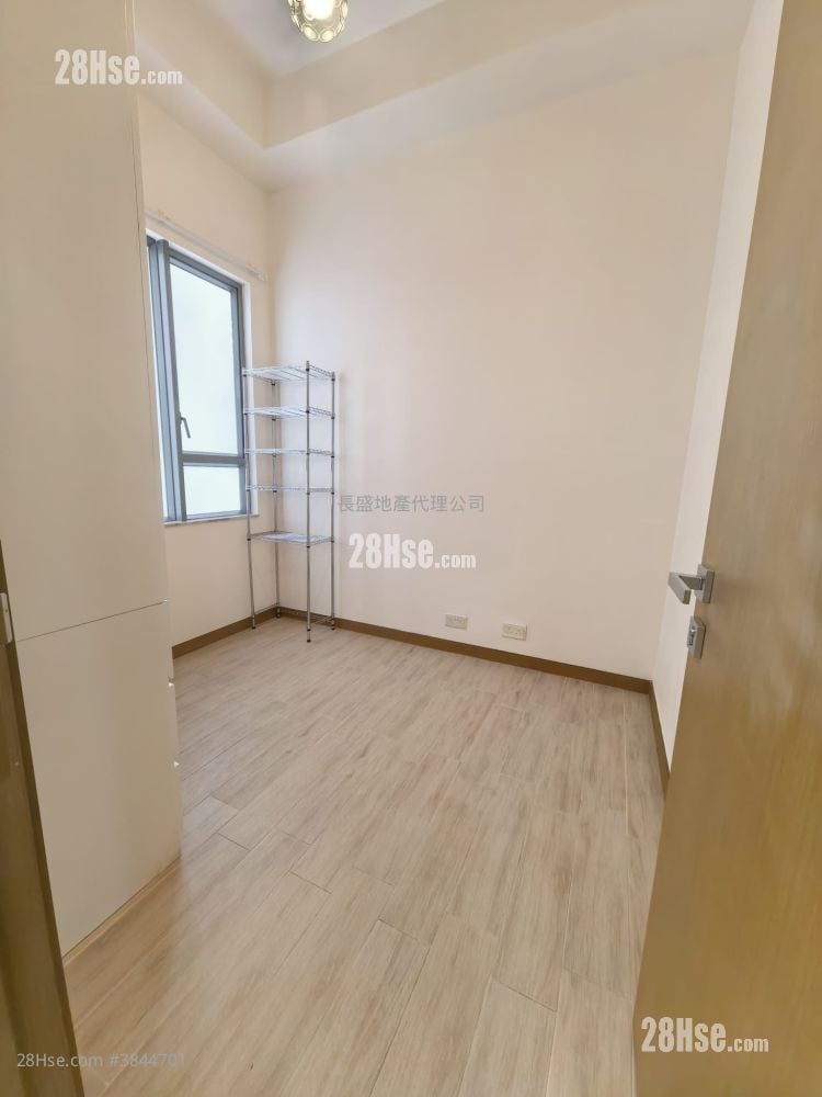 Astoria Crest Rental 1 Bedroom , 1 Bathroom 299 ft²