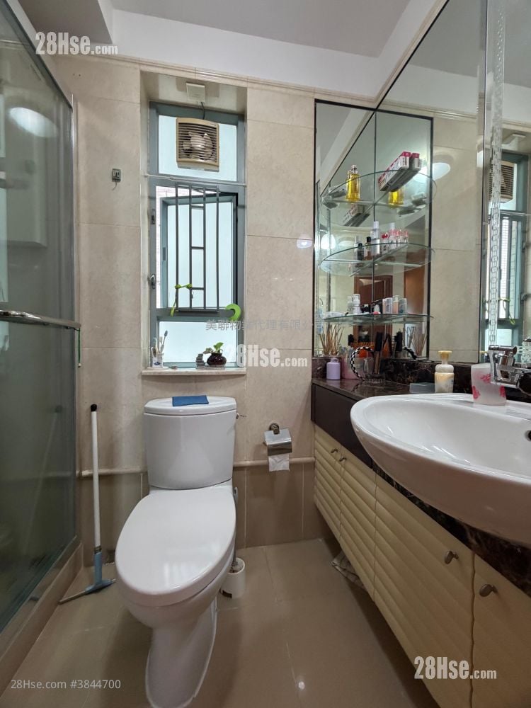 Seaview Crescent Sell 3 Bedrooms 855 ft²