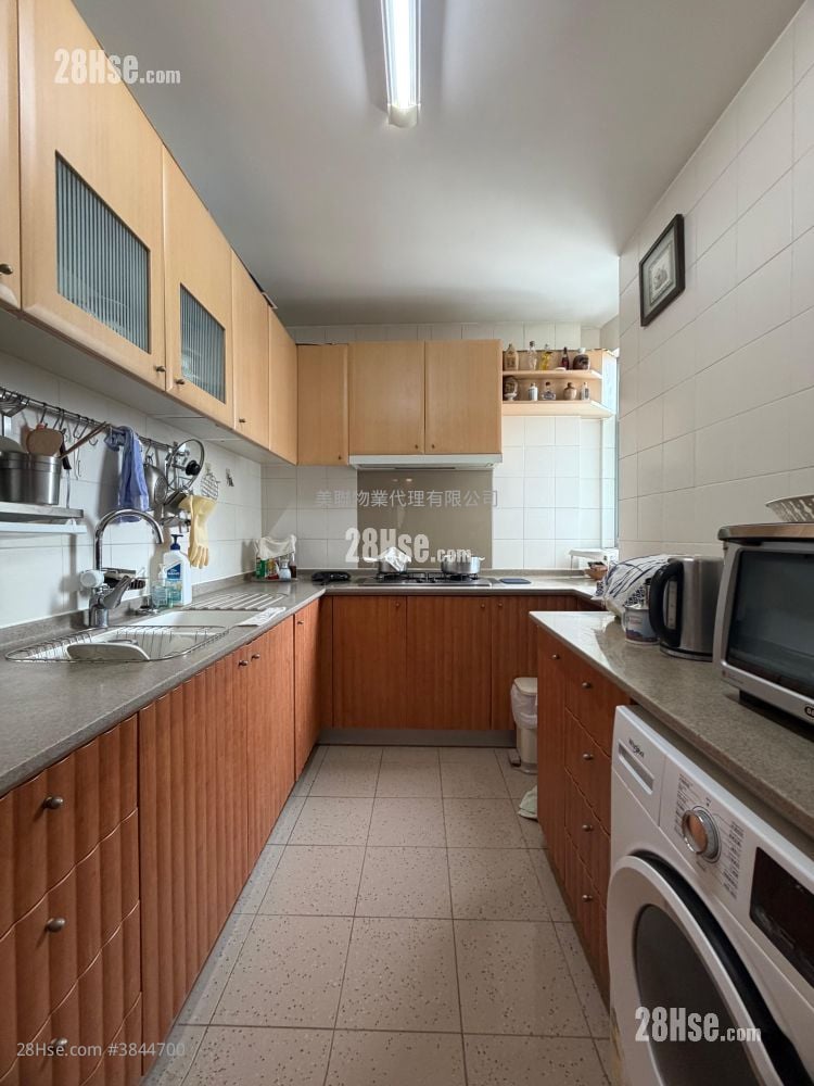 Seaview Crescent Sell 3 Bedrooms 855 ft²