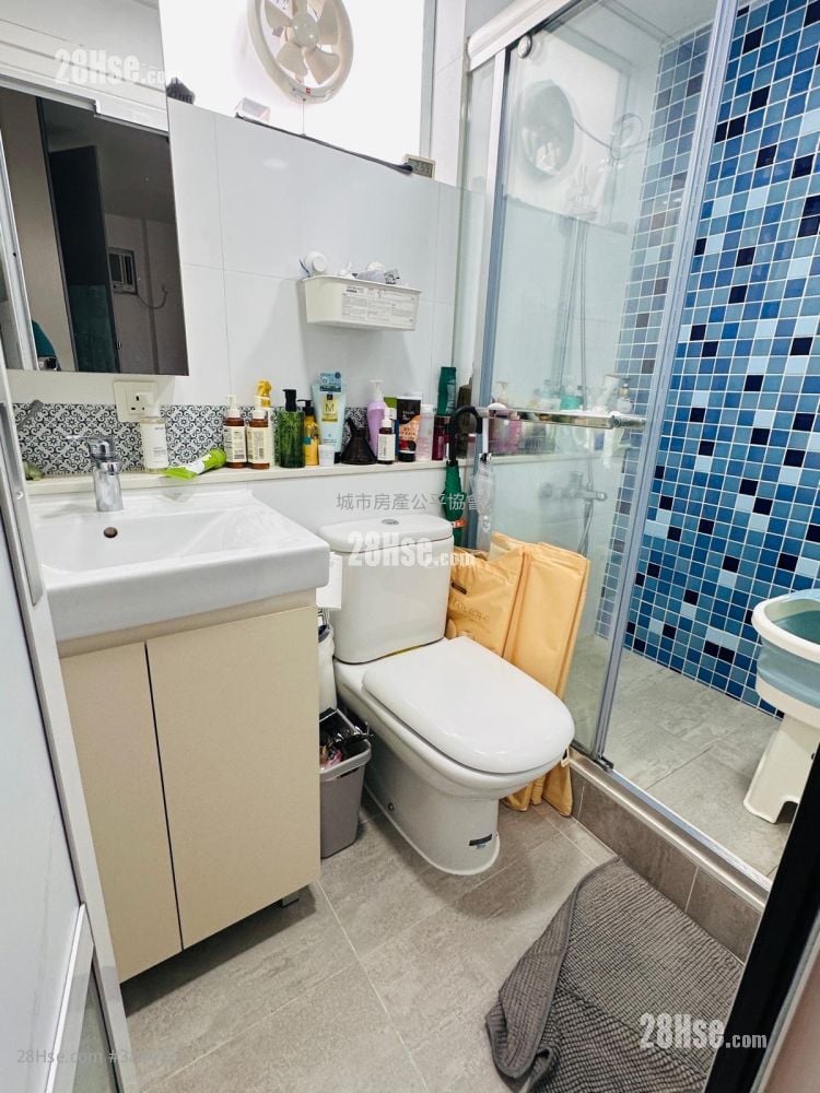 Taikoo Shing Rental 3 Bedrooms , 2 Bathrooms 574 ft²