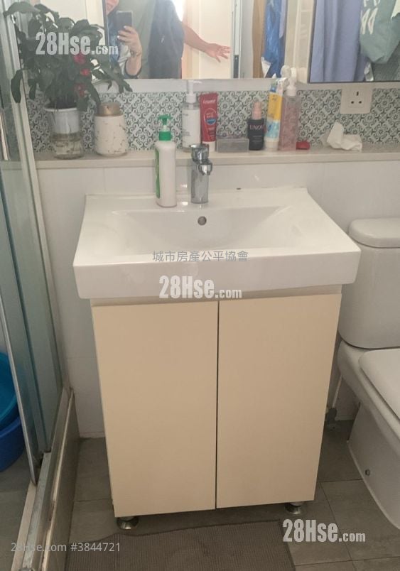 Taikoo Shing Rental 3 Bedrooms , 2 Bathrooms 574 ft²