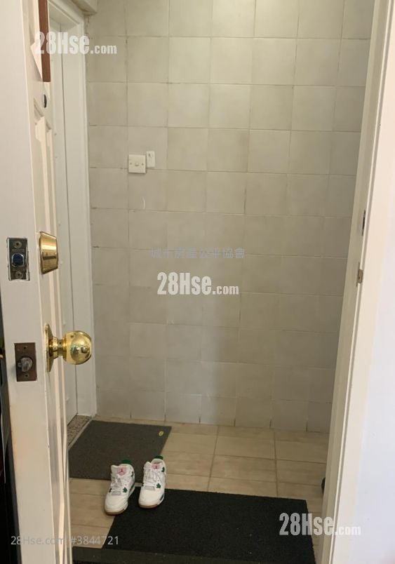Taikoo Shing Rental 3 Bedrooms , 2 Bathrooms 574 ft²