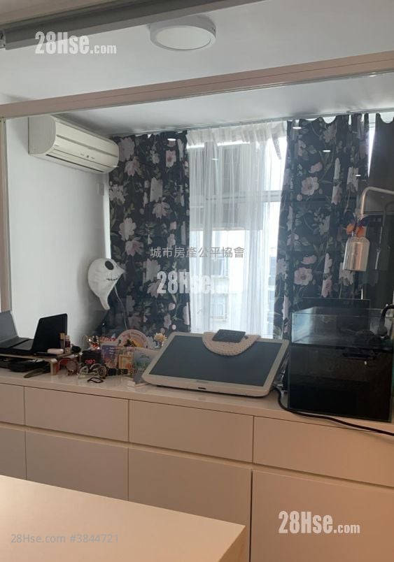 Taikoo Shing Rental 3 Bedrooms , 2 Bathrooms 574 ft²