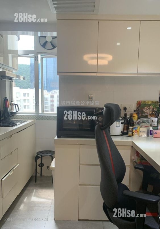 Taikoo Shing Rental 3 Bedrooms , 2 Bathrooms 574 ft²
