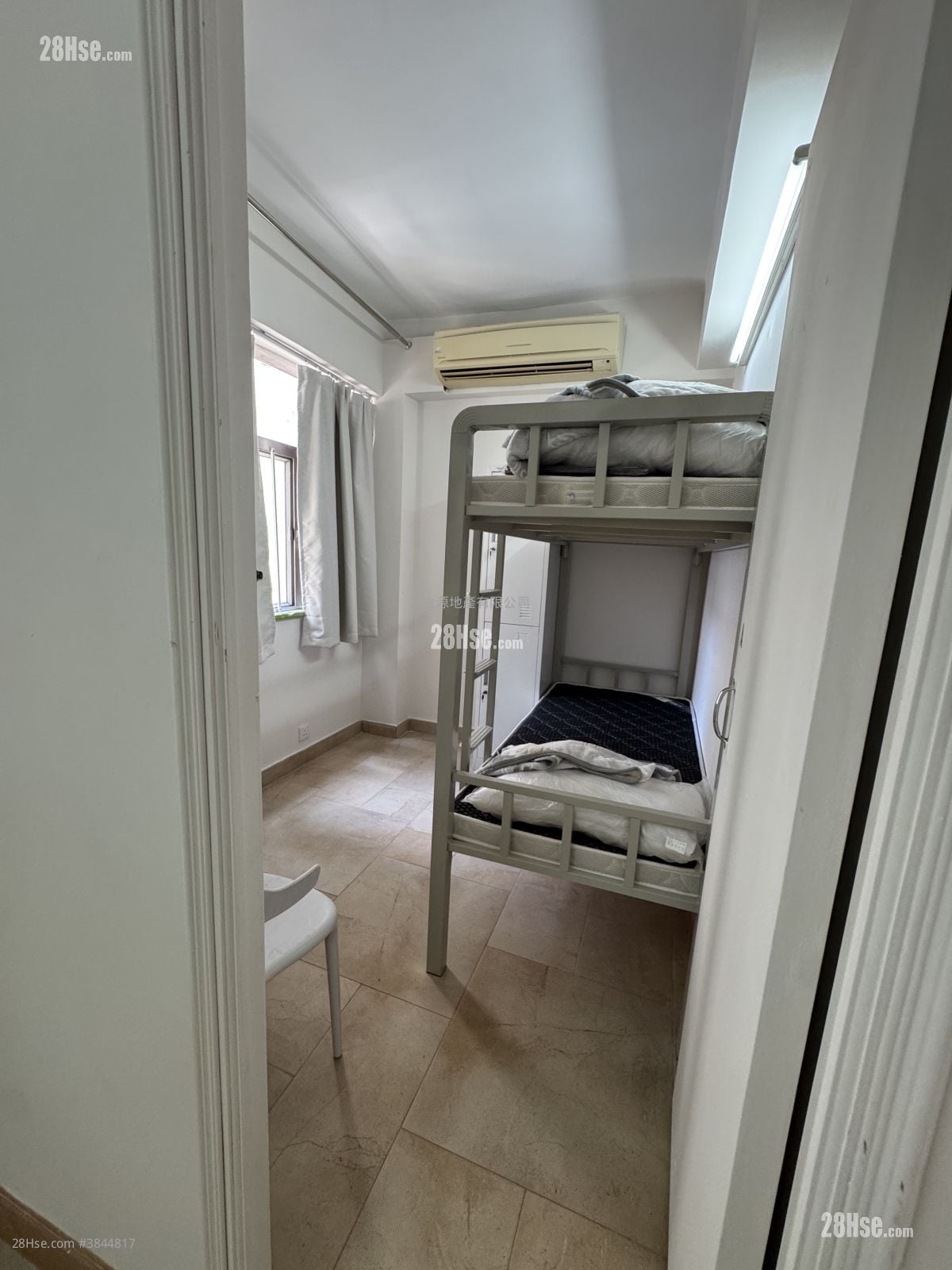 Koon Fung House Rental 3 Bedrooms 474 ft²