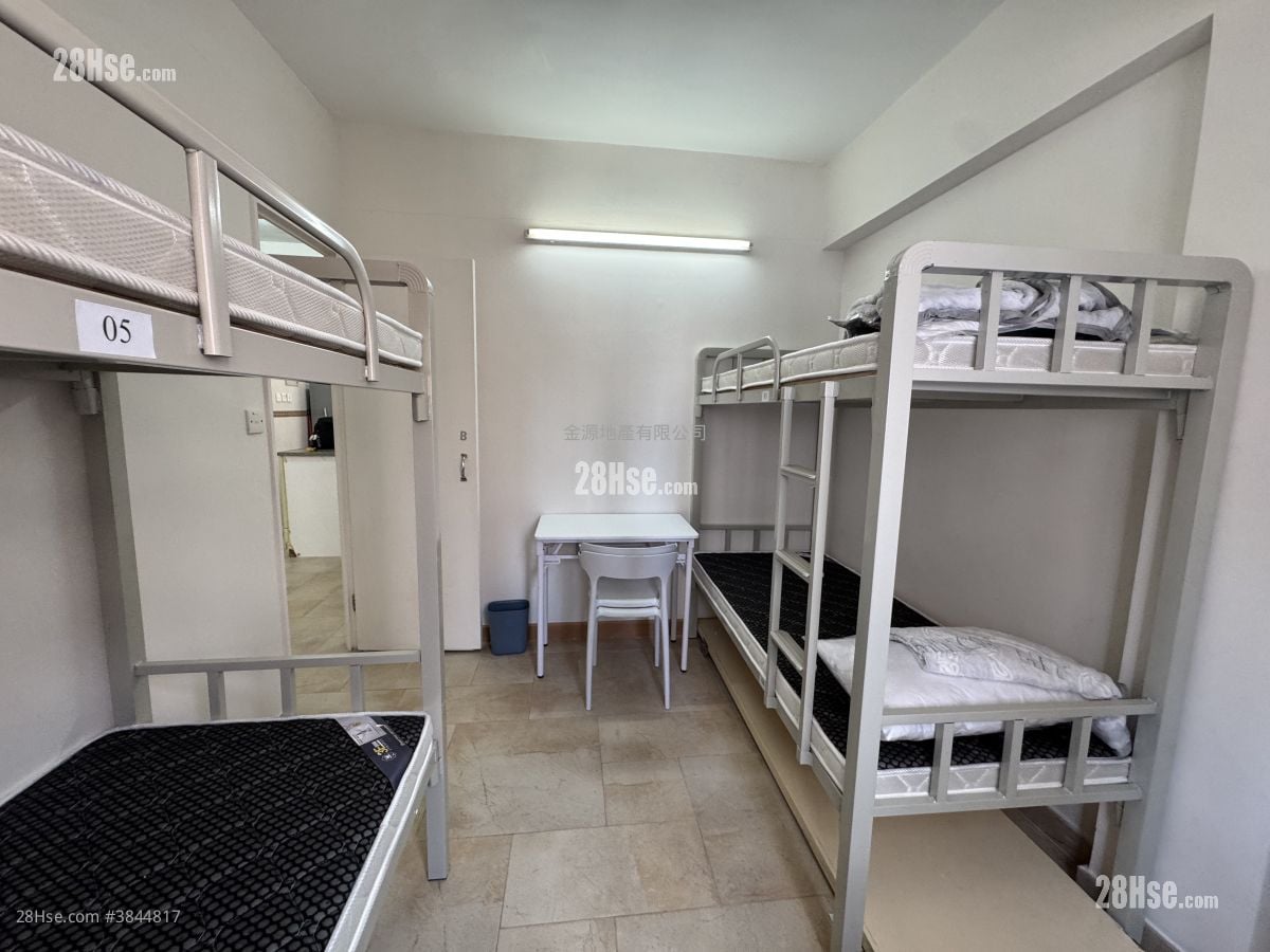 Koon Fung House Rental 3 Bedrooms 474 ft²