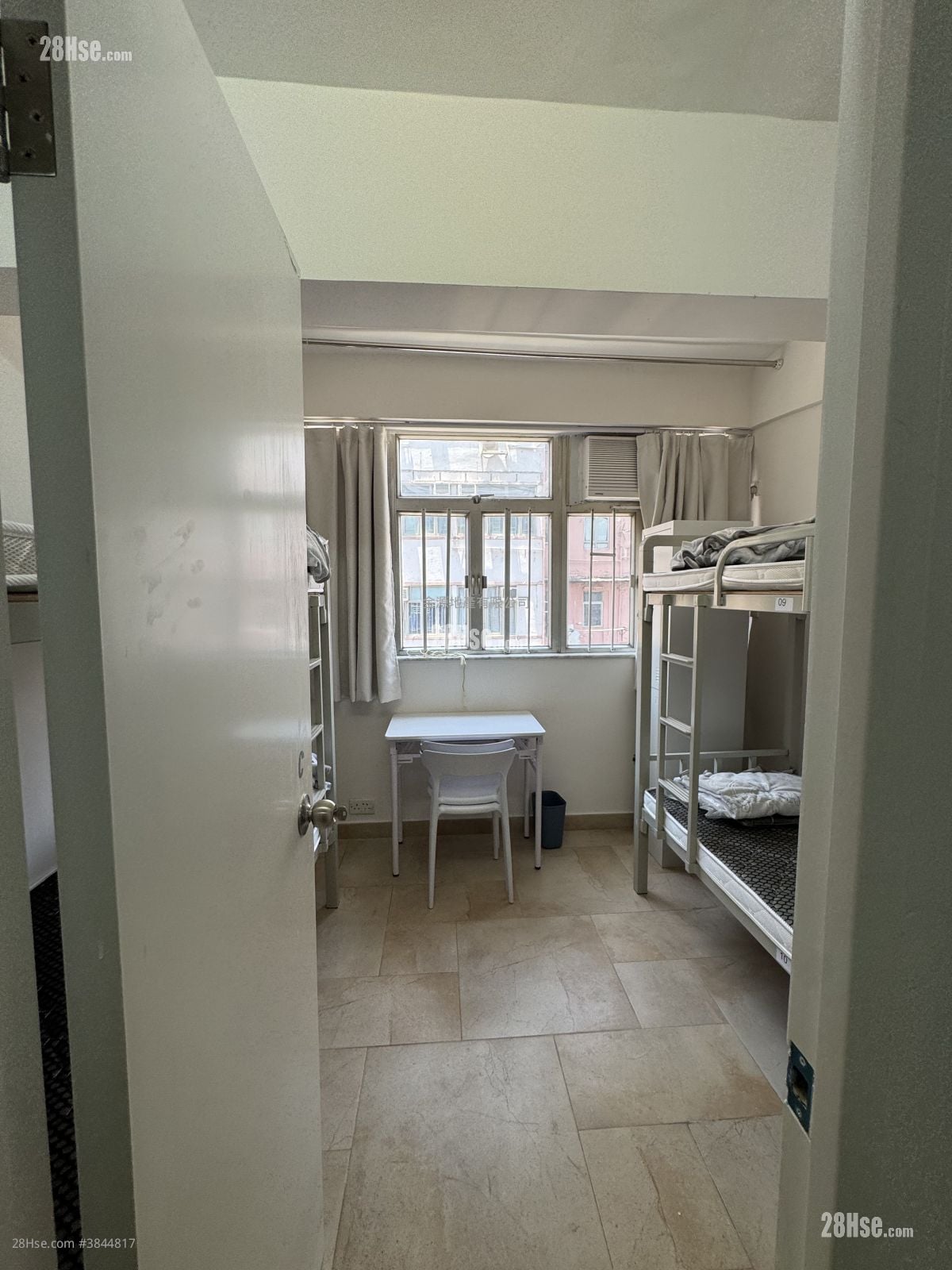 Koon Fung House Rental 3 Bedrooms 474 ft²