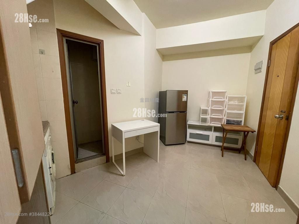 Bonham Strand Sell 3 Bedrooms , 3 Toilets 800 ft²