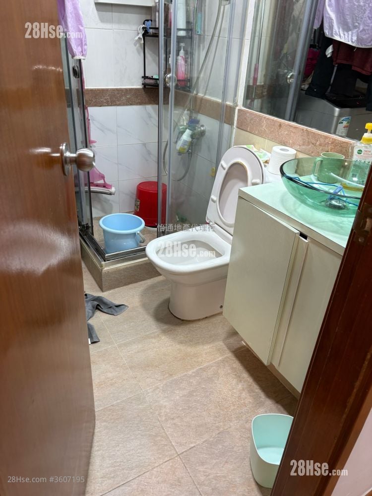 Newton Harbour View Sell 3 Bedrooms , 2 Bathrooms 589 ft²