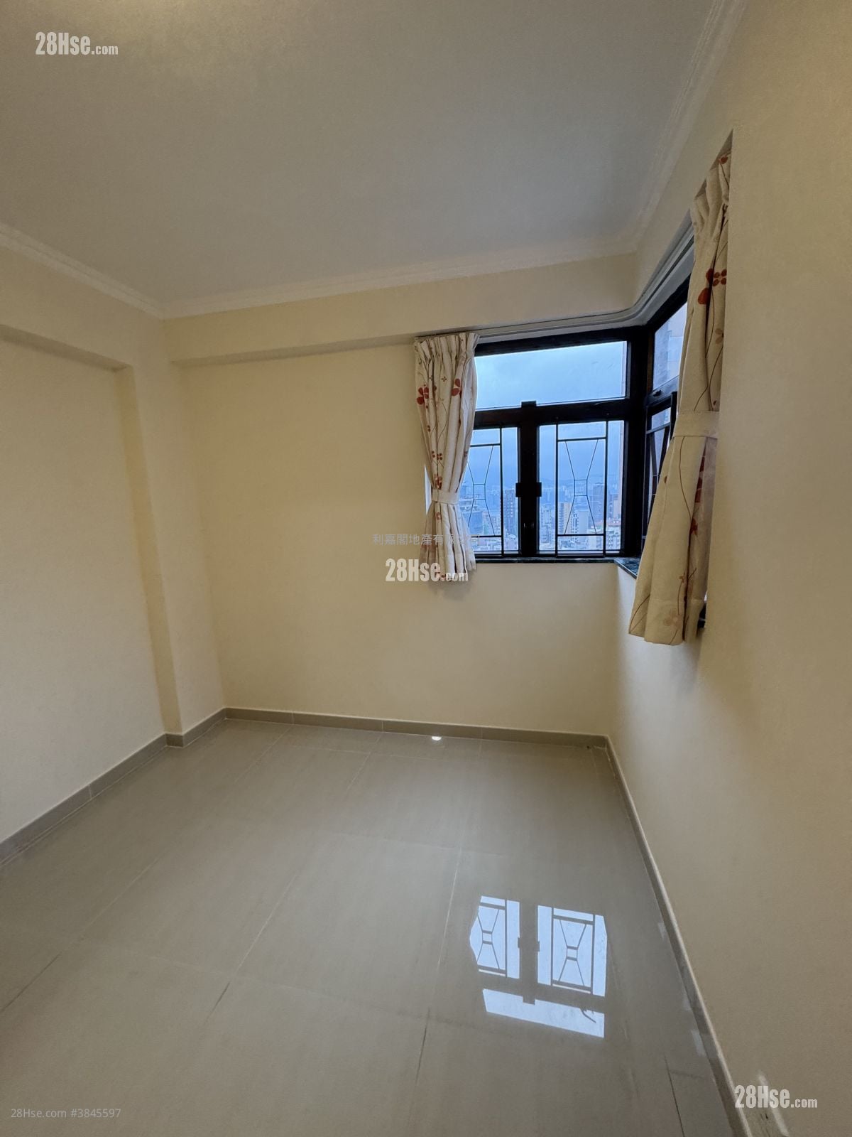 Fortress Garden Sell 3 Bedrooms 652 ft²