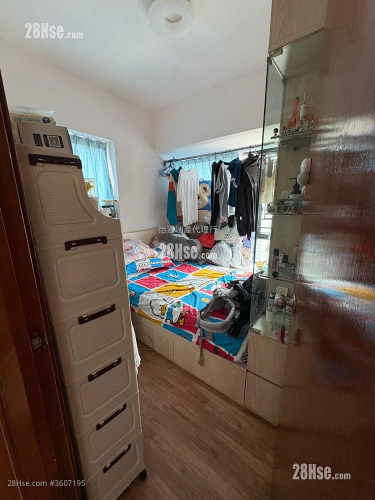 Newton Harbour View Sell 3 Bedrooms , 2 Bathrooms 589 ft²