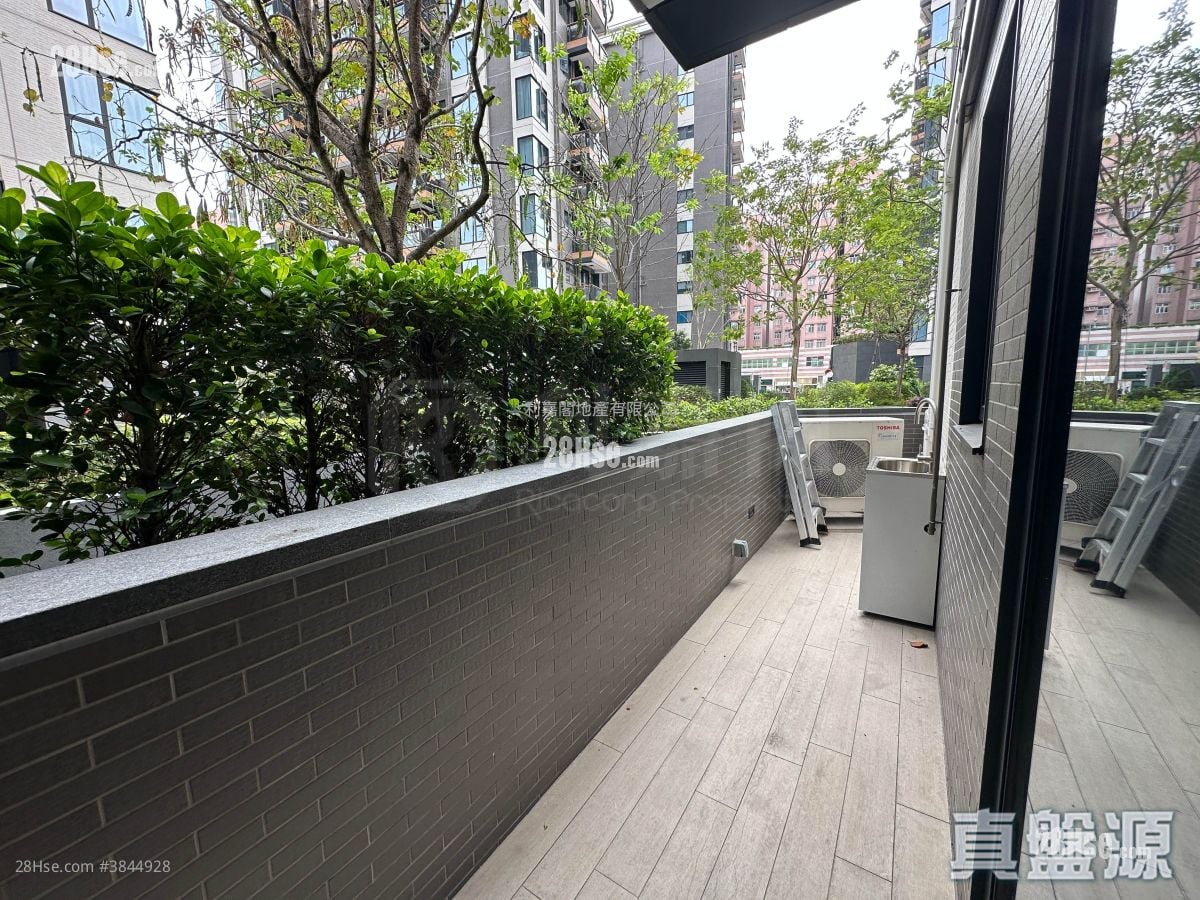 High Park Rental 405 ft²