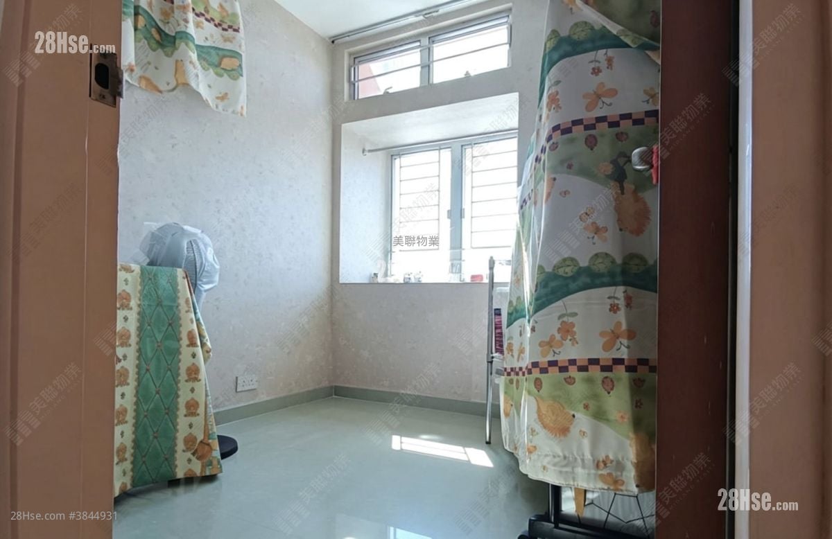 Sun Tuen Mun Centre Sell 2 Bedrooms 455 ft²