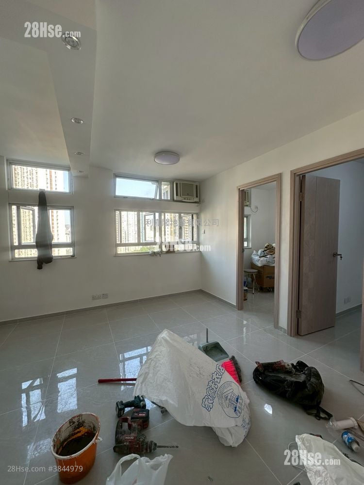 Ching Wah Court Sell 2 Bedrooms 363 ft²