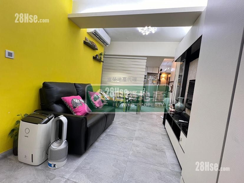 Tak Fung Building Sell 3 Bedrooms , 1 Bathroom 593 ft²